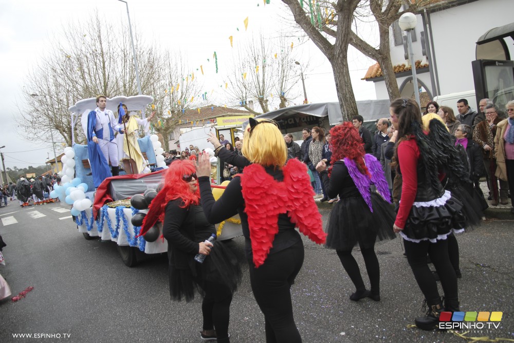 Carnaval da Idanha desfilou pelas ruas da freguesia EspinhoTV