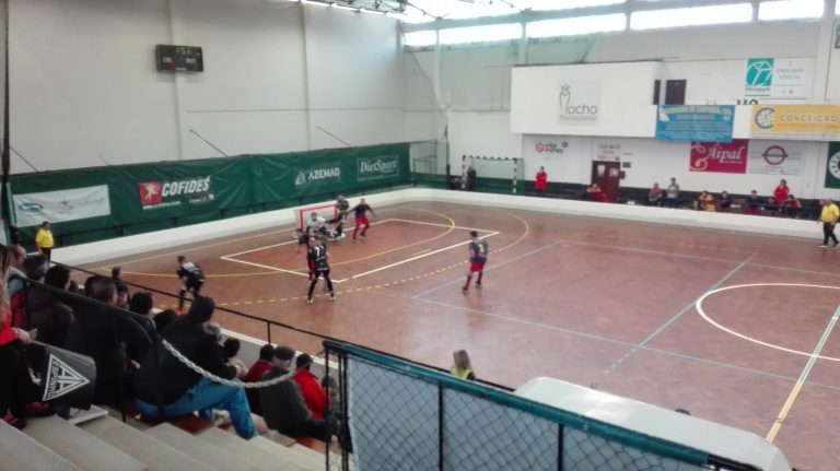 Hóquei da AAE lidera IIª divisão