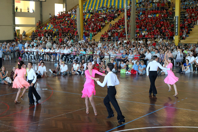 Espinho leva 250 avós ao Dia Metropolitano dos Avós