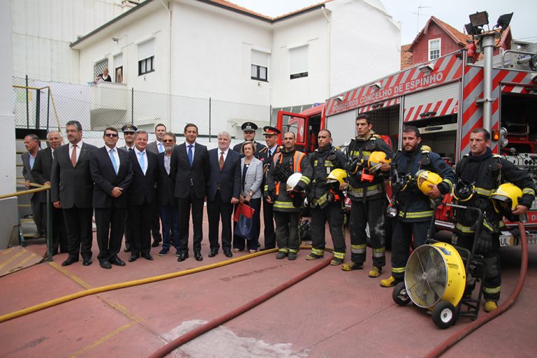 Assinado protocolo para criação de Equipa de Intervenção Permanente nos Bombeiros da cidade