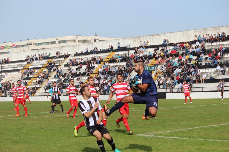 Sp. Espinho volta a empatar Sp. Espinho volta a empatar