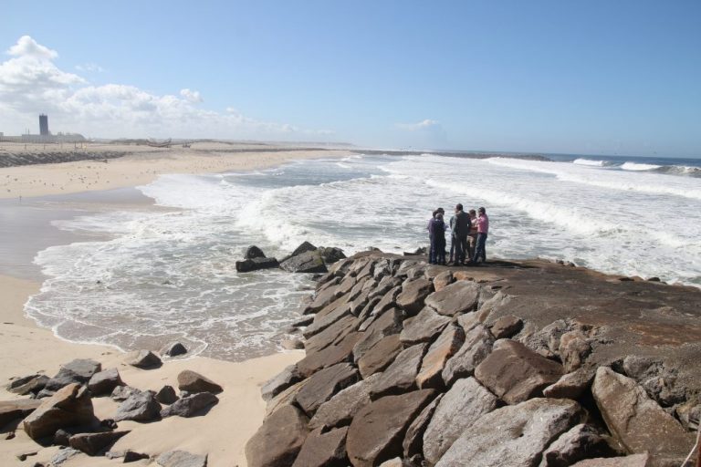 Obras no esporão de Paramos ainda em setembro