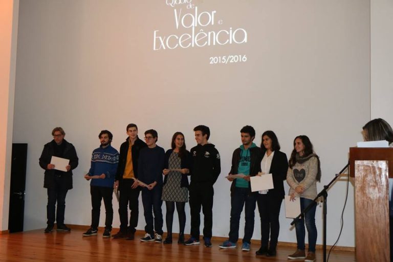 140 alunos receberam Diplomas de Mérito