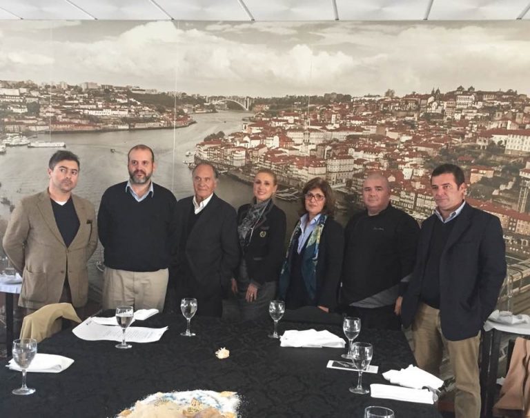 Confraria Caldeirada Peixe Camarão Espinho no Dia Nacional do Mar Confraria Caldeirada Peixe Camarão Espinho no Dia Nacional do Mar
