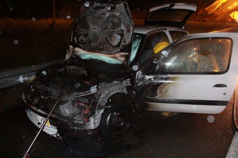Ardeu carro de Rúben Boa Nova