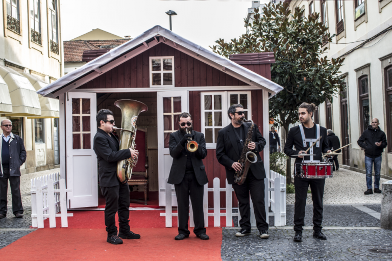 Espinho Cidade Encantada: Ktrupe animaram tarde de feriado