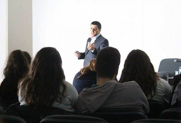 Diretor de Marketing da CIN deu palestra na Escola Secundária Dr. Gomes de Almeida