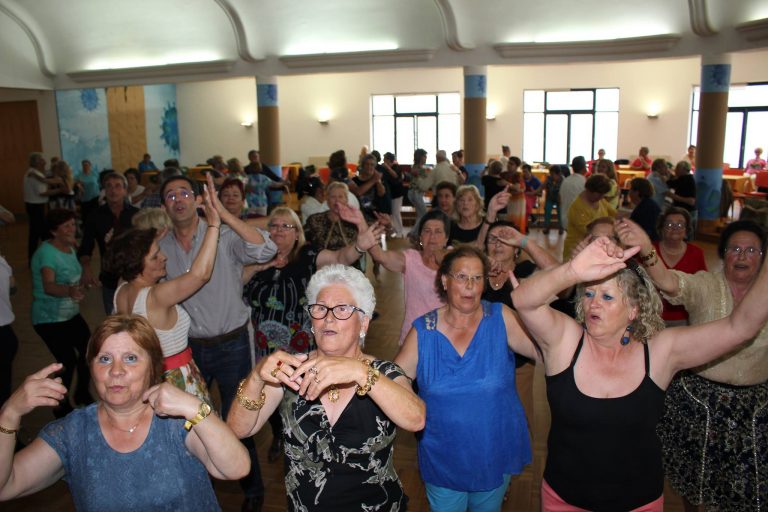 Baile Sénior animou idosos do concelho