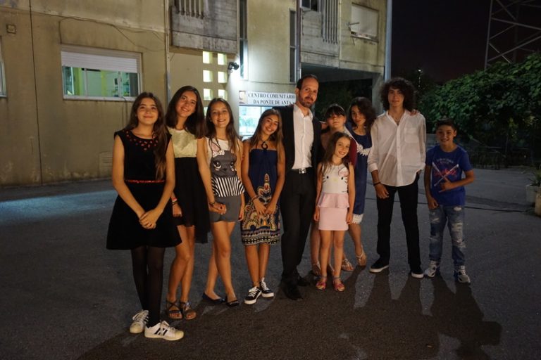 Ouviu-se e viu-se “Talento ao luar” no Bairro da Ponte de Anta Ouviu-se e viu-se “Talento ao luar” no Bairro da Ponte de Anta