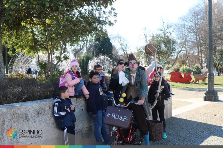 “TALVEZ” (animação de rua: Nuvem Voadora)