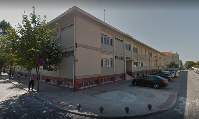 Câmara de Espinho vai lançar concurso público para obra na Escola Básica 2 Câmara de Espinho vai lançar concurso público para obra na Escola Básica 2