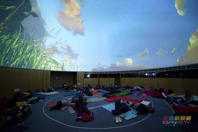 48 jovens acamparam no Planetário de Espinho