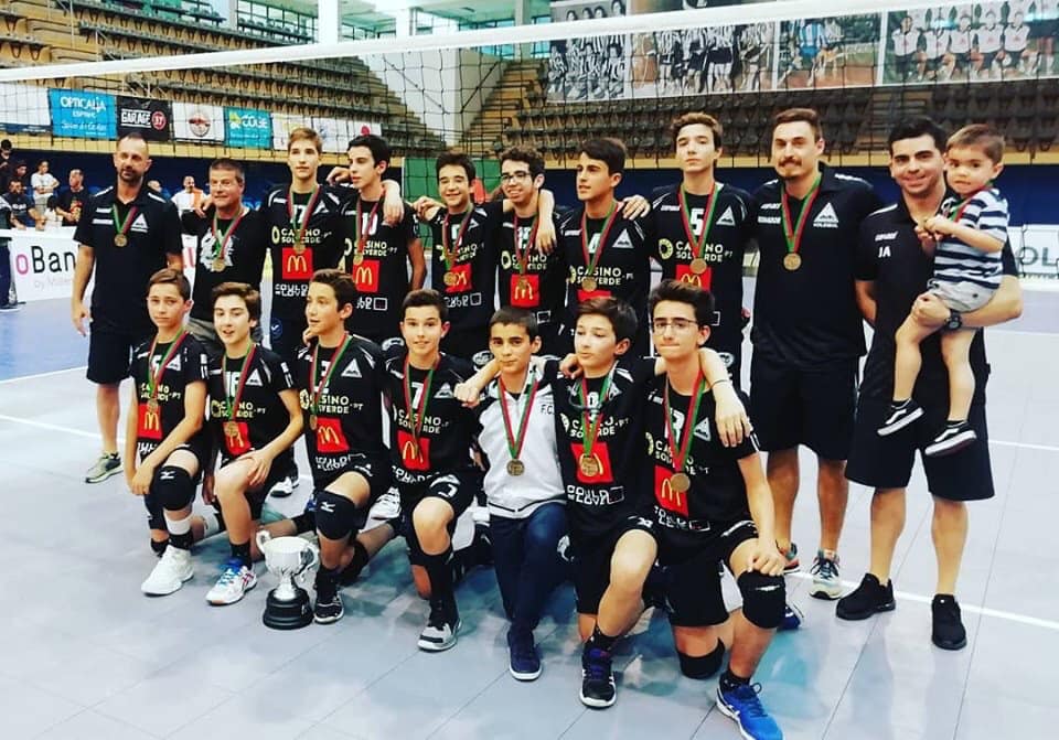Voleibol AAE: Infantis são Campeões Nacionais