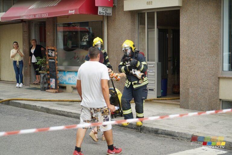 Incêndio num apartamento em Espinho