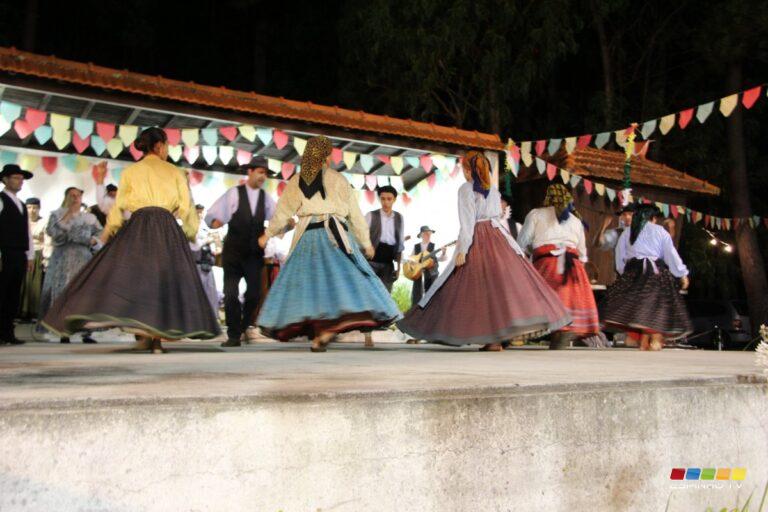Rancho Regional Recordar é Viver de Paramos organizou Festival de Folclore