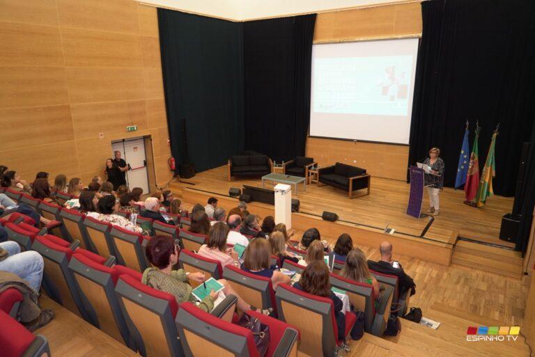 Seminário “Deitados à Rua” com mais de uma centena de participantes