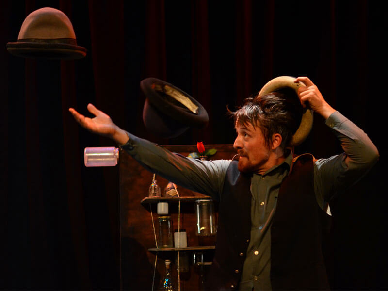 Espectáculo de teatro de objectos e novo circo no Auditório de Espinho