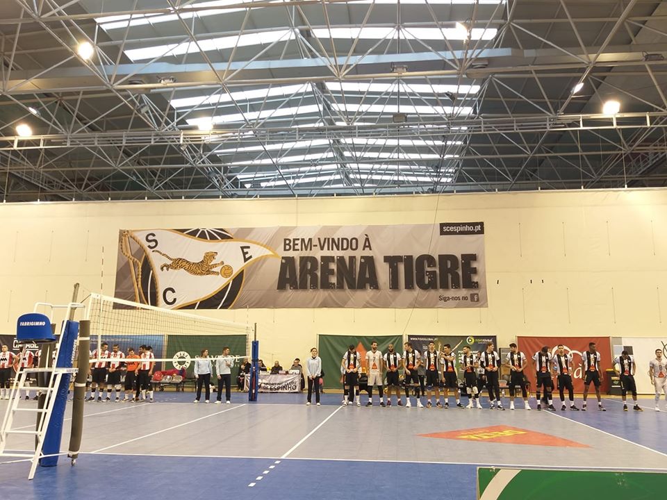 Voleibol SCE: Vitoria clara no Clássico