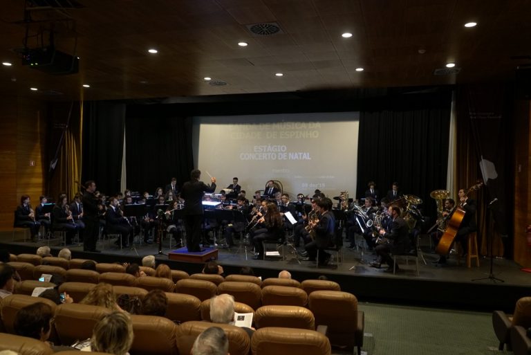Banda de Música da Cidade de Espinho apresenta o seu Concerto de Natal Banda de Música da Cidade de Espinho apresenta o seu Concerto de Natal