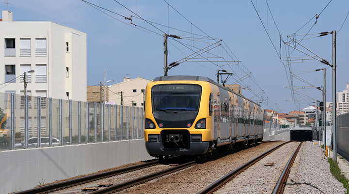 Renovação da linha entre Válega e Espinho será adjudicada a construtora espanhola