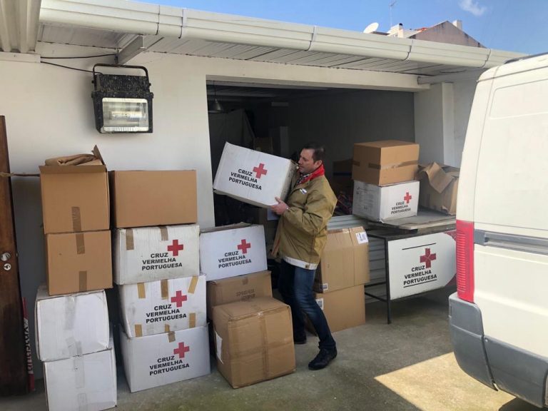 Delegação da Cruz Vermelha de Espinho apoia o Centro de Acolhimento Provisório COVID-19