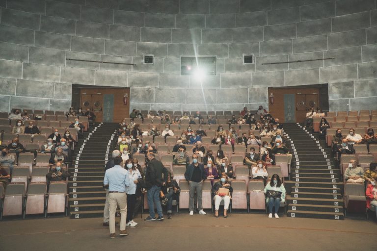 Centro Multimeios abriu as portas com a apresentação dos “Cadernos D’Espinho”