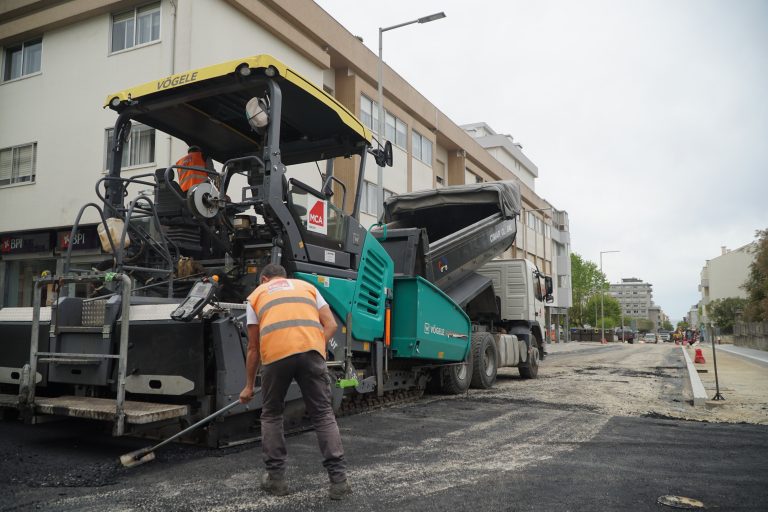 Inicio da pavimentação da Rua 19 entre rua 26 e a Av32 Inicio da pavimentação da Rua 19 entre rua 26 e a Av32