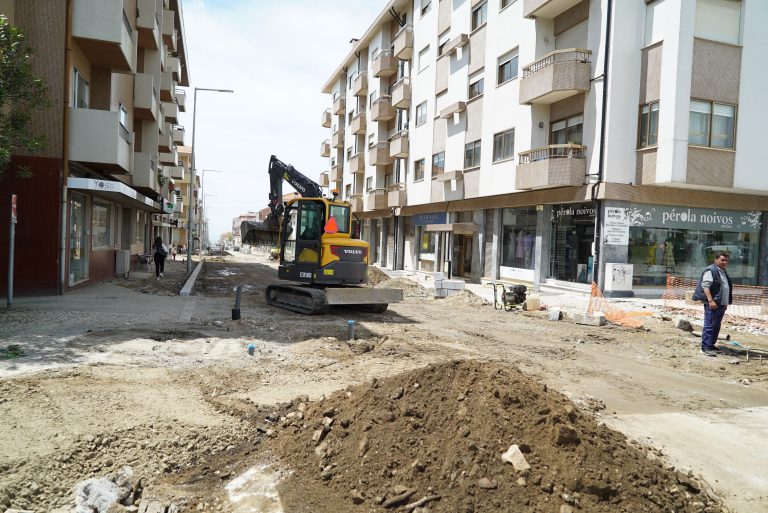 Substituição integral da Rede de Abastecimento de água na Rua 33, entre a Rua 8 e Av.32