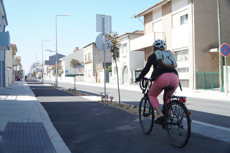 Evolução das obras da Rua 20