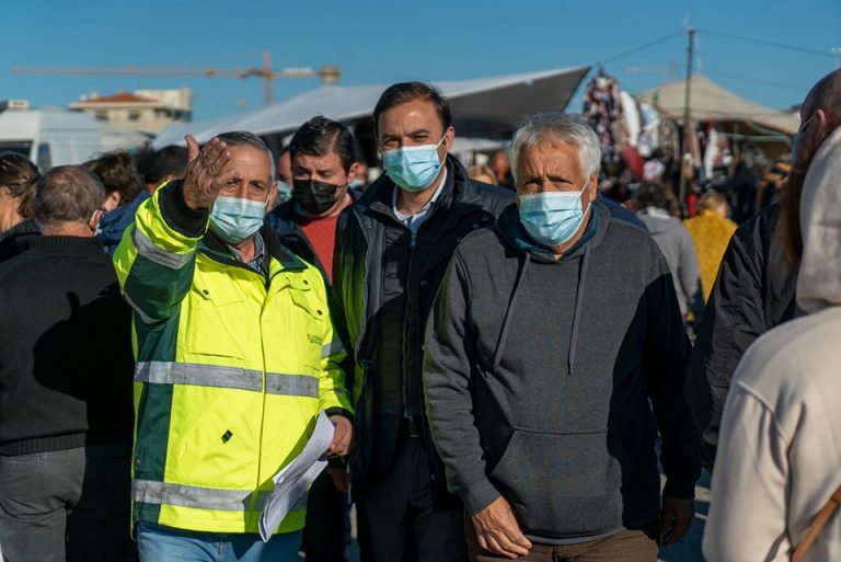 Presidente da Câmara foi inteirar-se dos problemas da Feira de Espinho