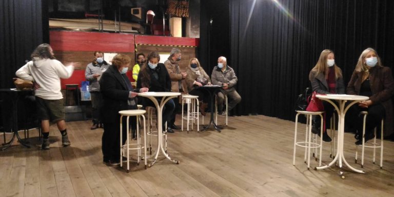 CIR.CUNS.TAN.CIAL no auditório da Cooperativa Nascente