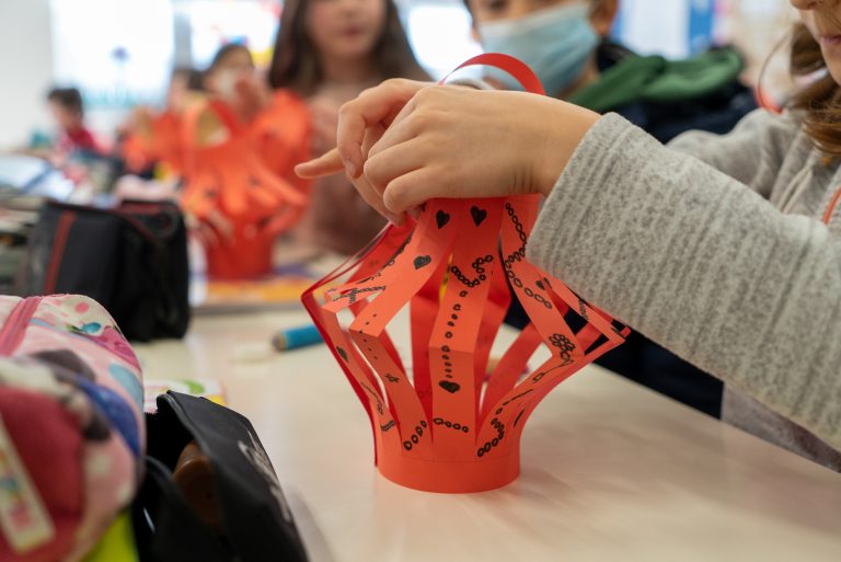 Alunos de Mandarim recriam Festival das Lanteras