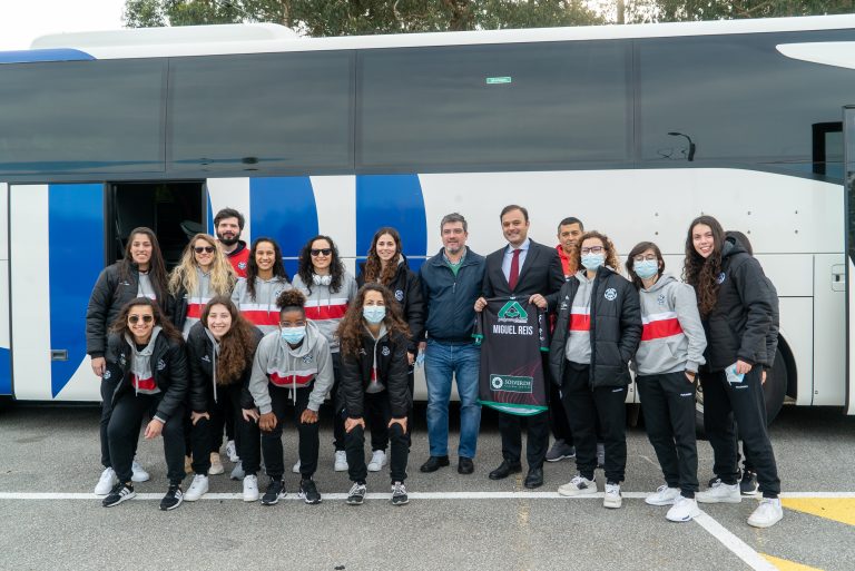 Equipa de Futsal Feminina da Novasemente partiu para as meias-finais da Taça da Liga