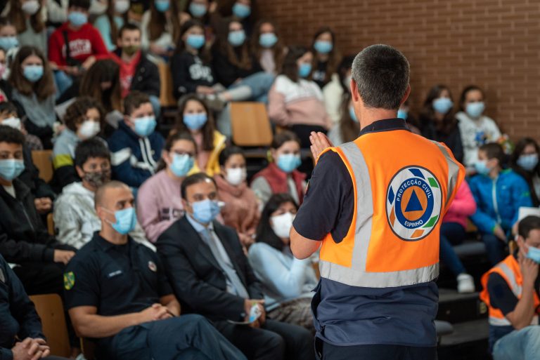 Ação de sensibilização no Dia Internacional da Proteção Civil