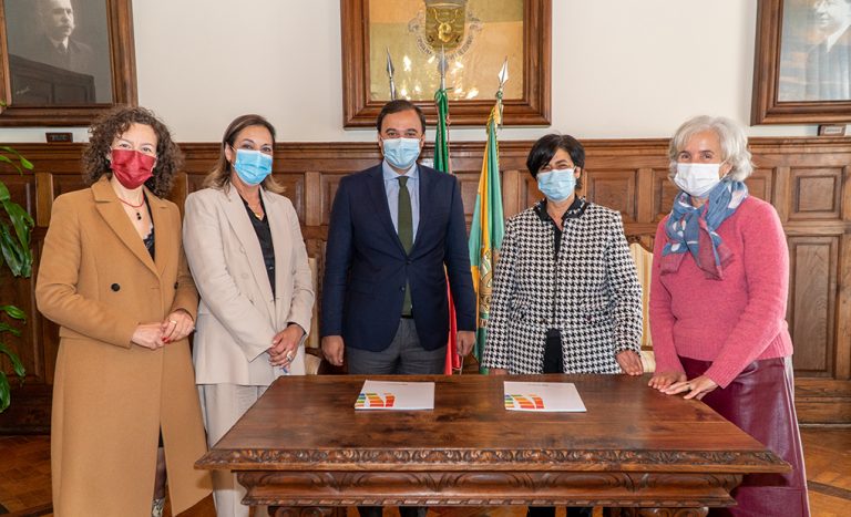 Colaboração entre a “Patinhas Sem Lar” e a autarquia