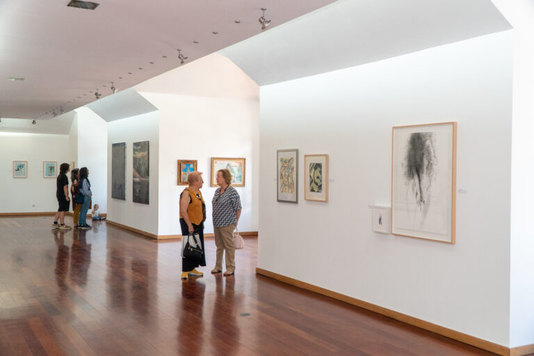 Inaugurada exposição “Arte na Maré”