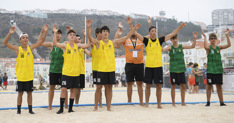 Escalões de Formação EFE Os Tigres na luta pelo pódio de Andebol de Praia