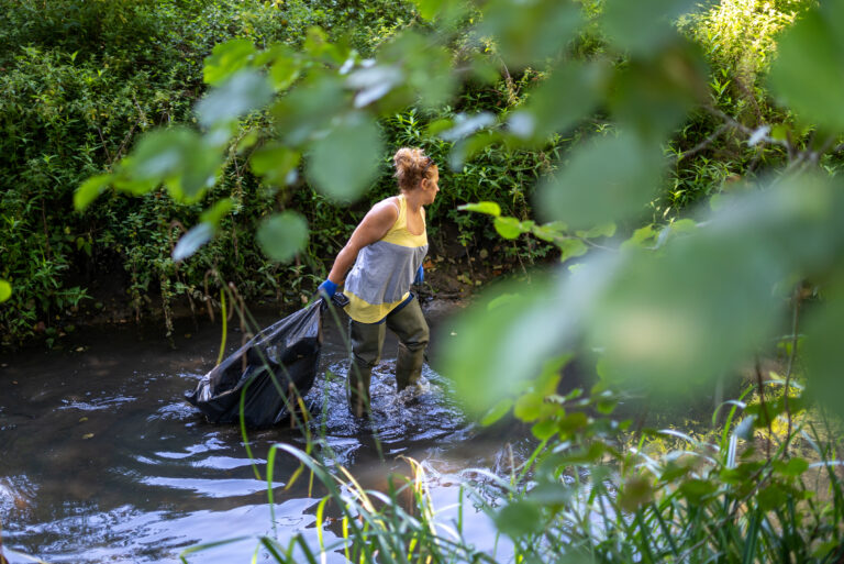 Ação de limpeza na Ribeira de Rio Maior