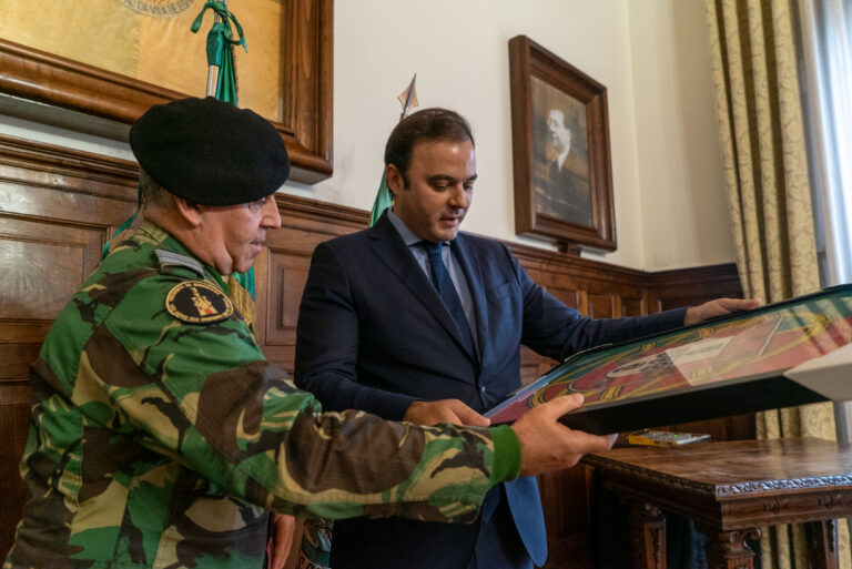 RE3 entrega Bandeira Nacional ao Município de Espinho