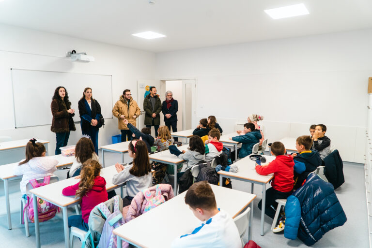 Concluída transferência dos alunos da Espinho 3 para a Escola Sá Couto