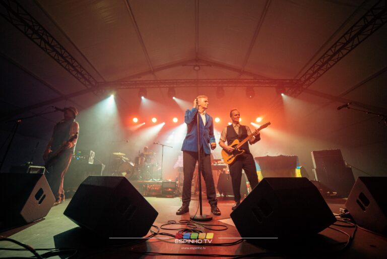 Os “Reis do Roque” encheram a Praça Progresso em dia de Reis Os “Reis do Roque” encheram a Praça Progresso em dia de Reis