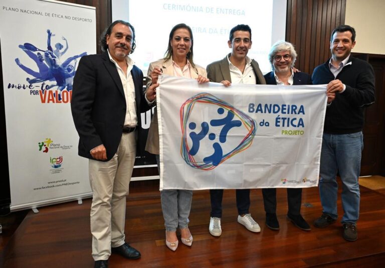 Entregue “Bandeira da Ética” ao Município de Espinho Entregue “Bandeira da Ética” ao Município de Espinho