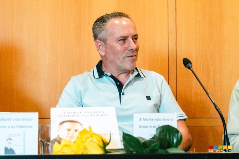 Antense José Alberto Sá lançou novo livro de poesia na Biblioteca Municipal