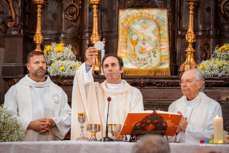 Padre Artur Pinto assume paróquia de Silvalde Padre Artur Pinto assume paróquia de Silvalde
