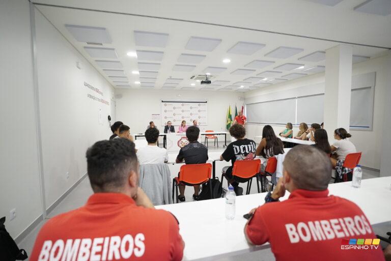 Iniciou o primeiro curso de Formação Profissional de Bombeiro em Espinho