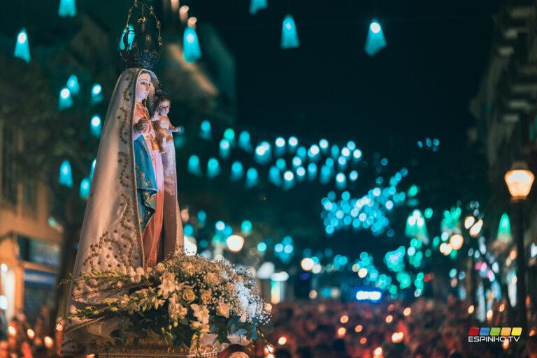 Fé e devoção marcam a procissão de velas de Nossa Senhora d’Ajuda