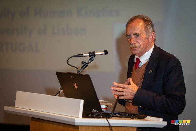 Prof. Carlos Neto abordou as “brincadeiras” das crianças Prof. Carlos Neto abordou as “brincadeiras” das crianças