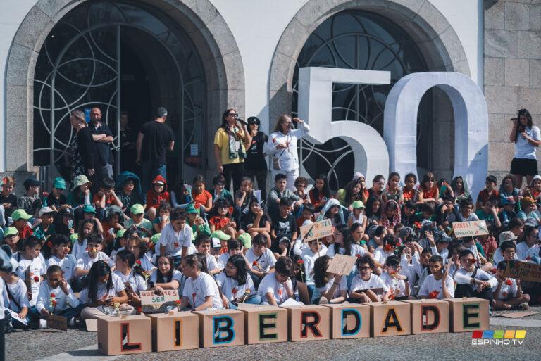 50 anos do 25 de abril marcados com arruada estudantil do AEML