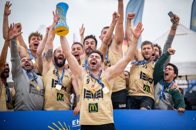 Espinho vibra com conquista história do Andebol de Praia