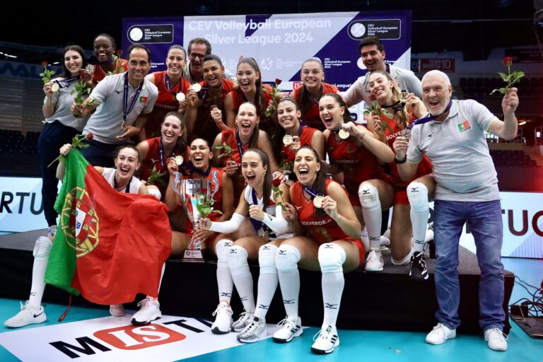 Espinhenses e a seleção de Voleibol Feminino escrevem página de “ouro”! Espinhenses e a seleção de Voleibol Feminino escrevem página de “ouro”!